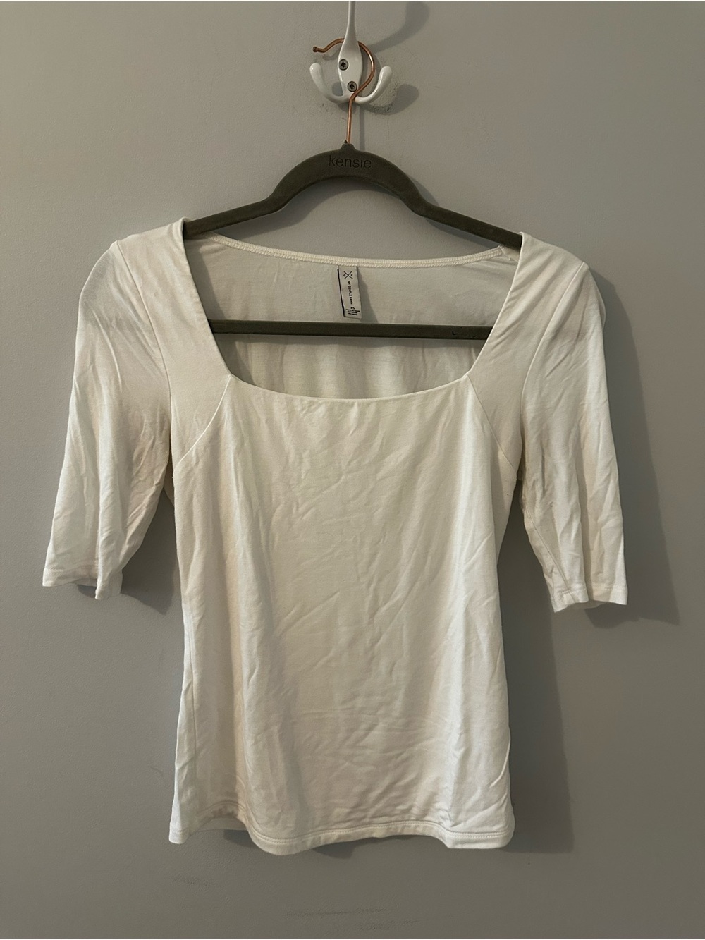 Gentle Fawn White Scoop Neck Short Sleeve Top